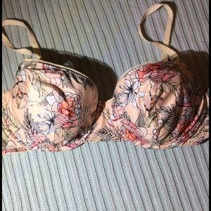 Beautiful French made Madame Aime 36C bra